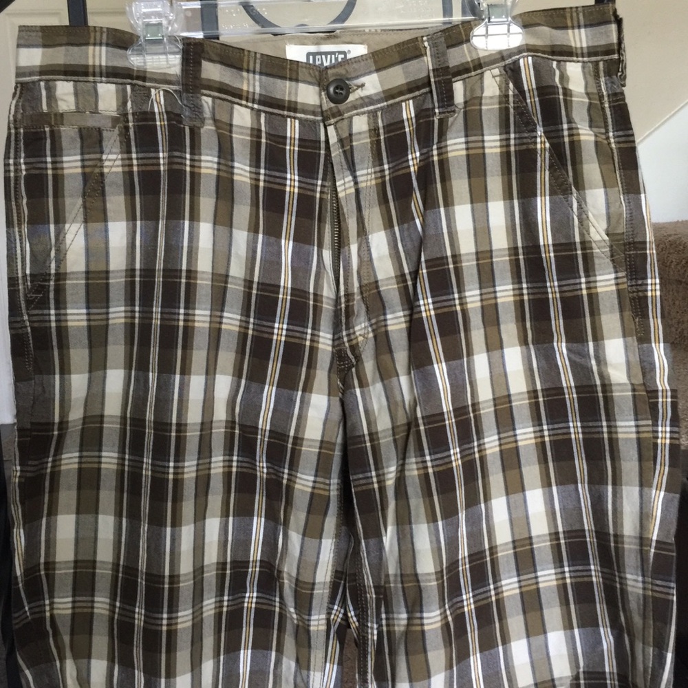 Levi Men’s Cargo Shorts Waist Size 36
